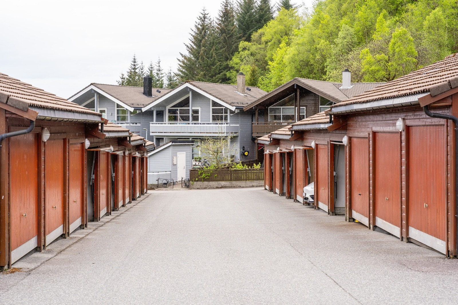 Boligen har et pliktig medlemskap i velforening for 8 400,- per år. Galleribilde