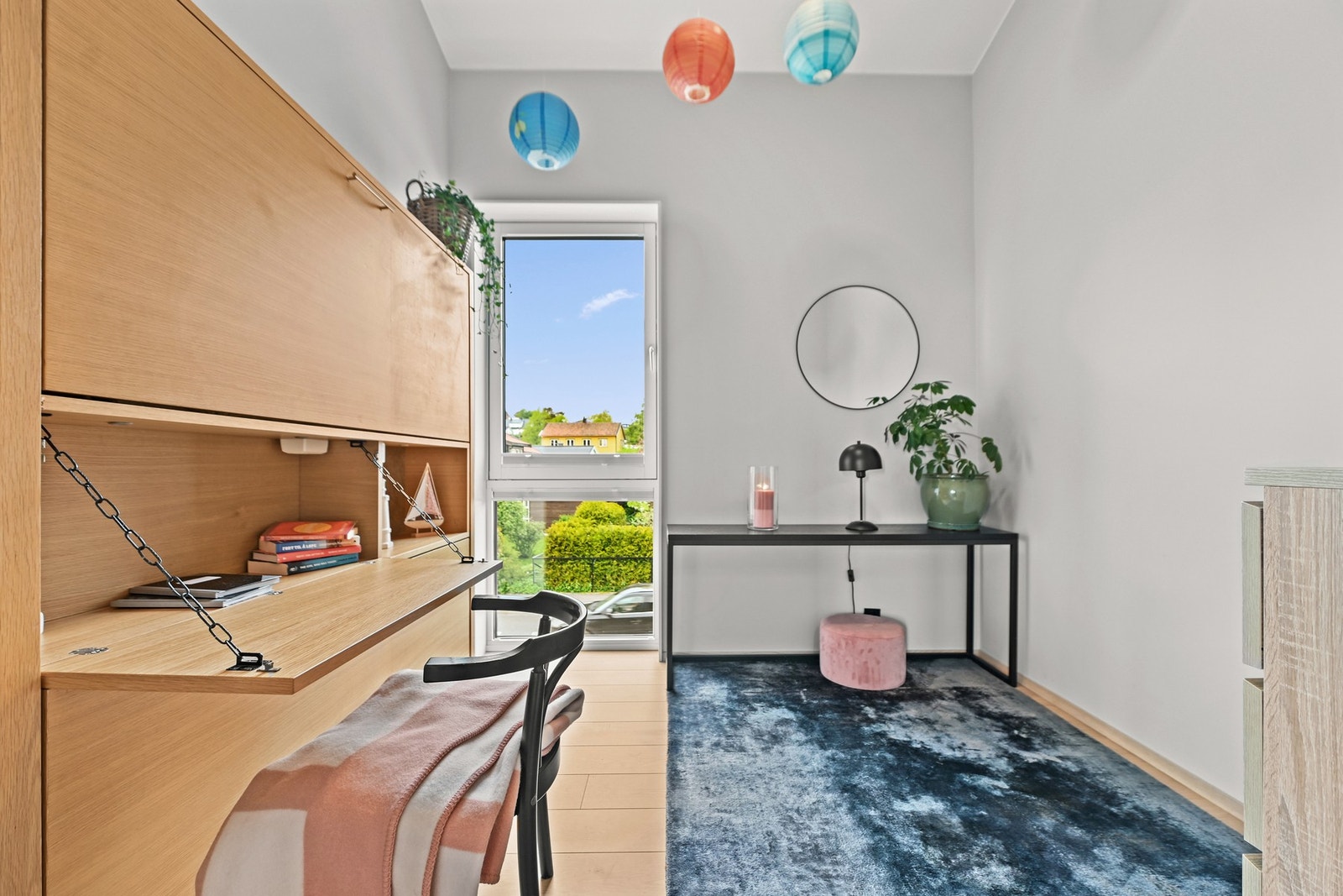 Leiligheten har to soverom. Begge soverom er holdt i lyse farger. Galleribilde