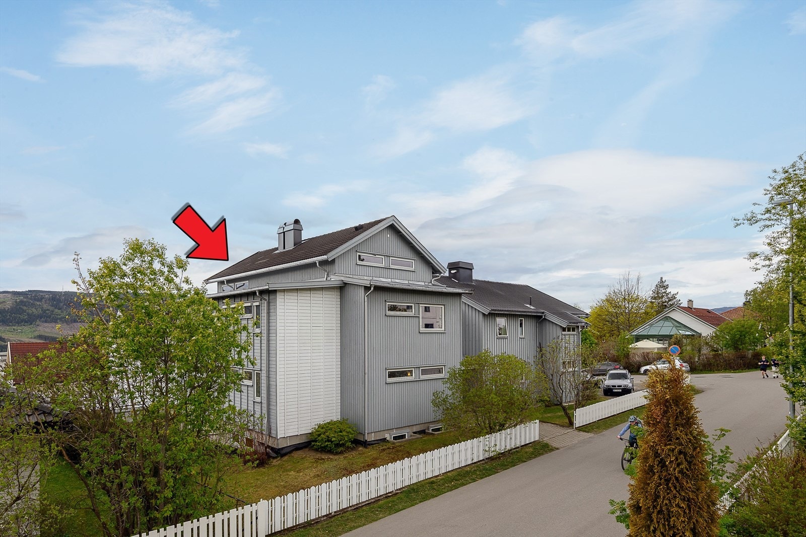 Eiendommen ligger i et etablerte omgivelser i Lillehammer sentrum. Galleribilde