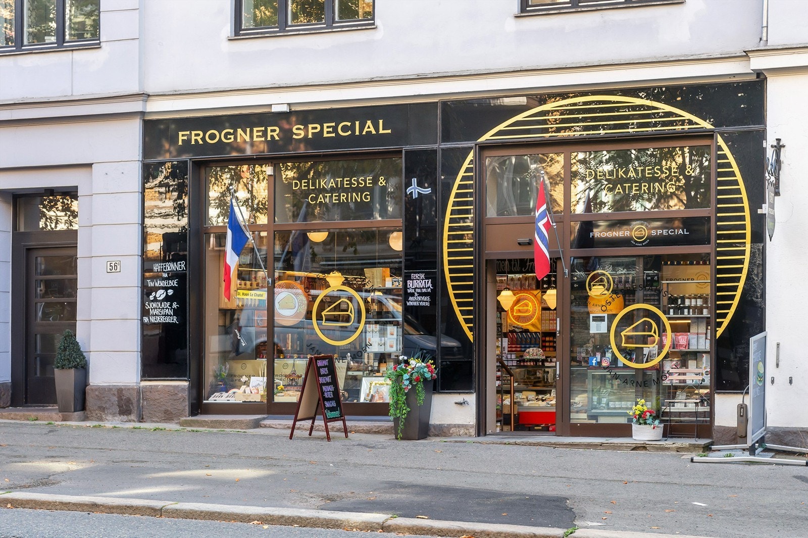 Kort vei til delikatesseforretninger i Bygdøy allé. Galleribilde