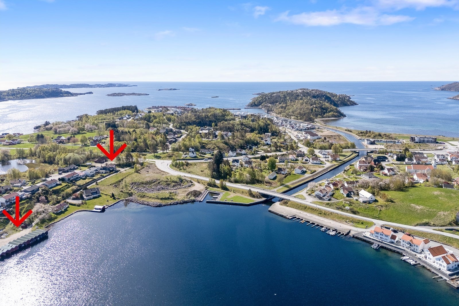 Eiendommen har en sentral plassering på Spangereid med gangavstand til blant annet skole, barnehager, idrettsanlegg, restauranter med mer. Velkommen til visning! Galleribilde