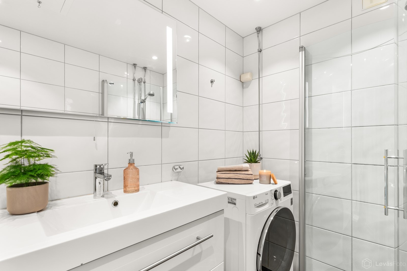 Badet ble rehabilitert i regi av borettslaget i 2010. I forbindelse med rehabiliteringen ble det lagt nye overflater, membran, sluk og røropplegg. Badet ble senere oppgradert i 2016 med vegghengt toalett og nytt servantskap. Galleribilde