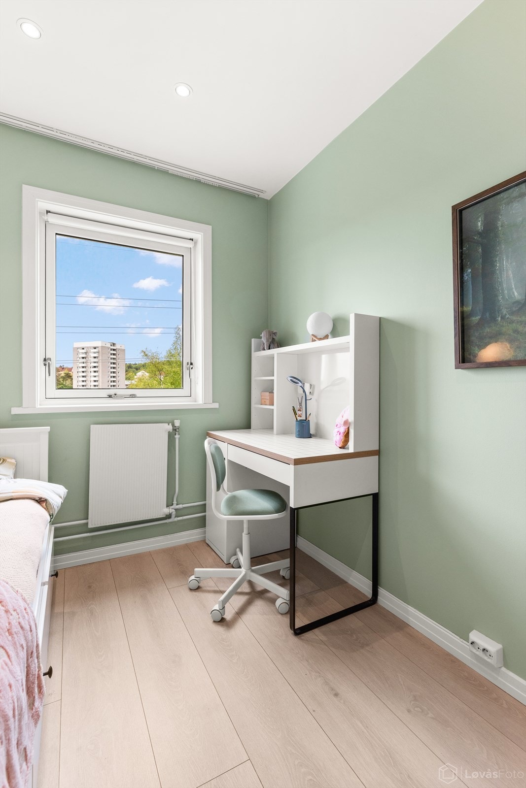 Her er det også god plass til skrivepult m.m. Galleribilde