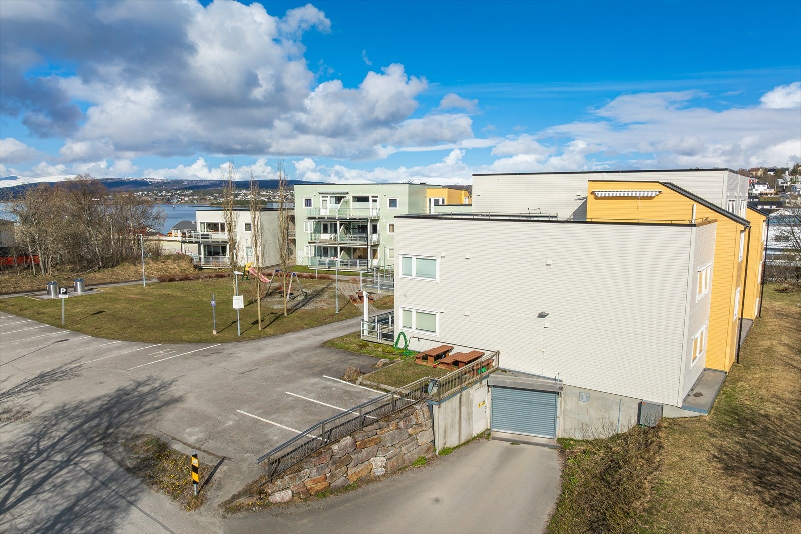 Innkjøring til parkeringshus Galleribilde