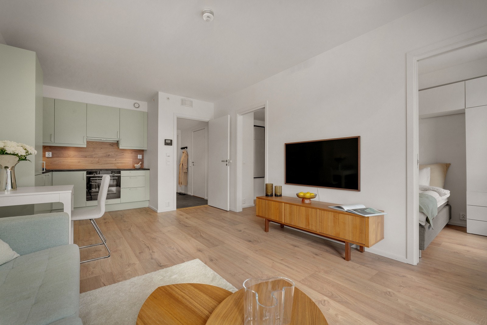 Vannbåren varme i gulv - stue/kjøkken, samt balansert ventilasjon i leiligheten. Galleribilde