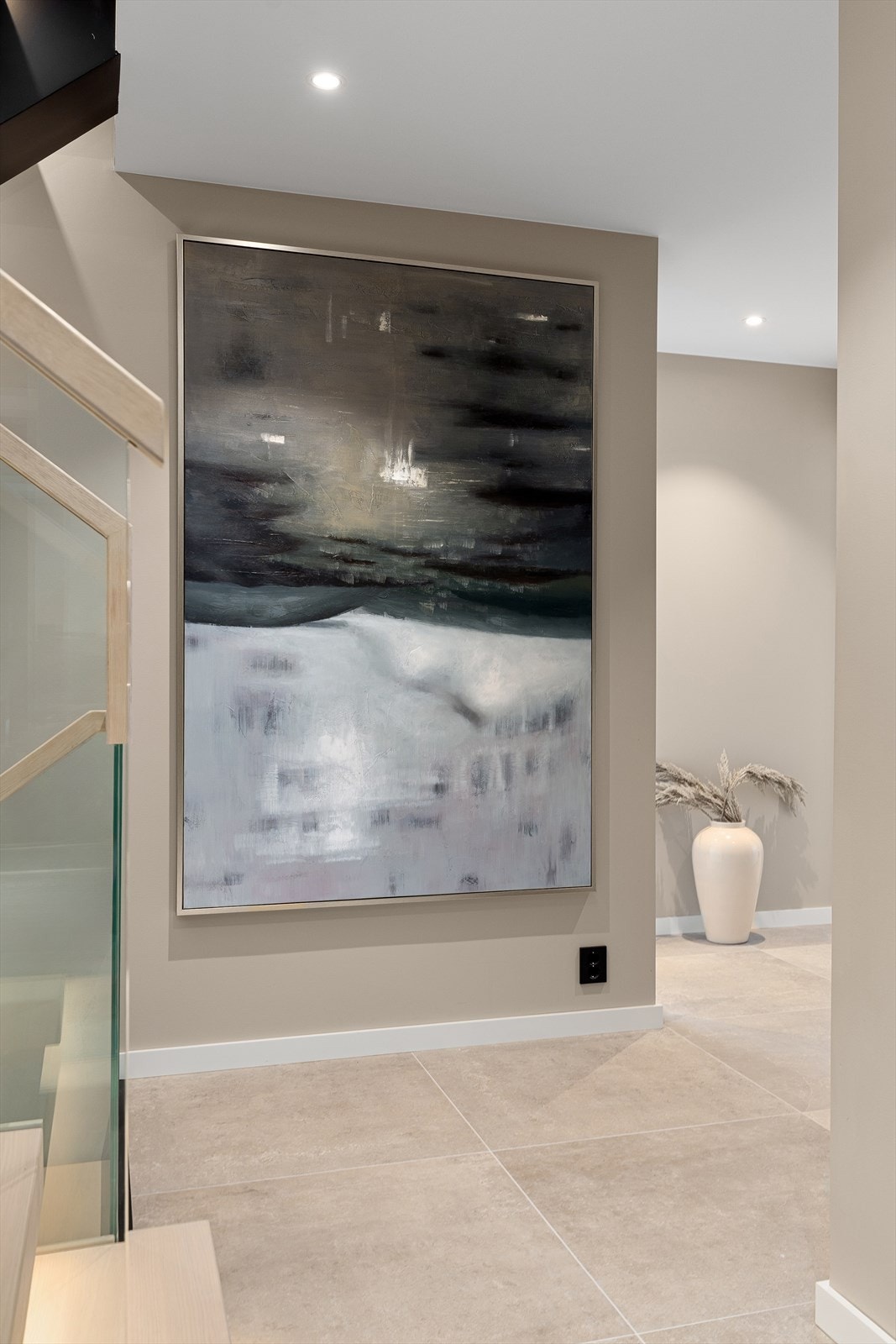 Videre innover fra hallen finnes 2 flotte soverom med hvert sitt bad! Galleribilde