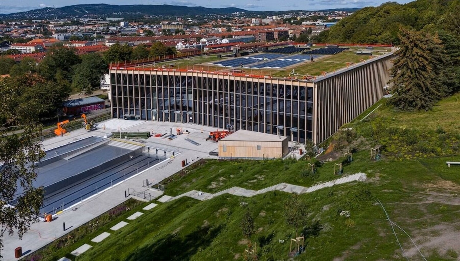 Nye Tøyenbadet sto ferdig i 2025. Galleribilde