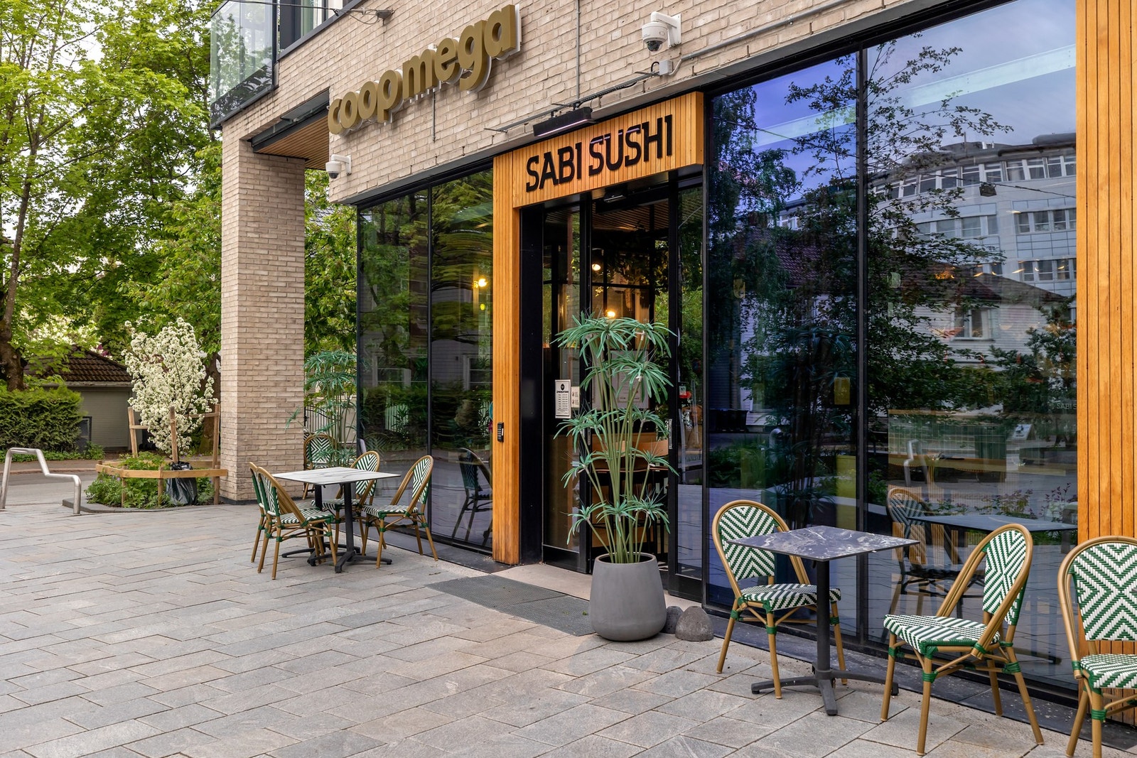 Sabi Sushi tilbyr autentisk sushi laget med førsteklasses råvarer og håndverk Galleribilde