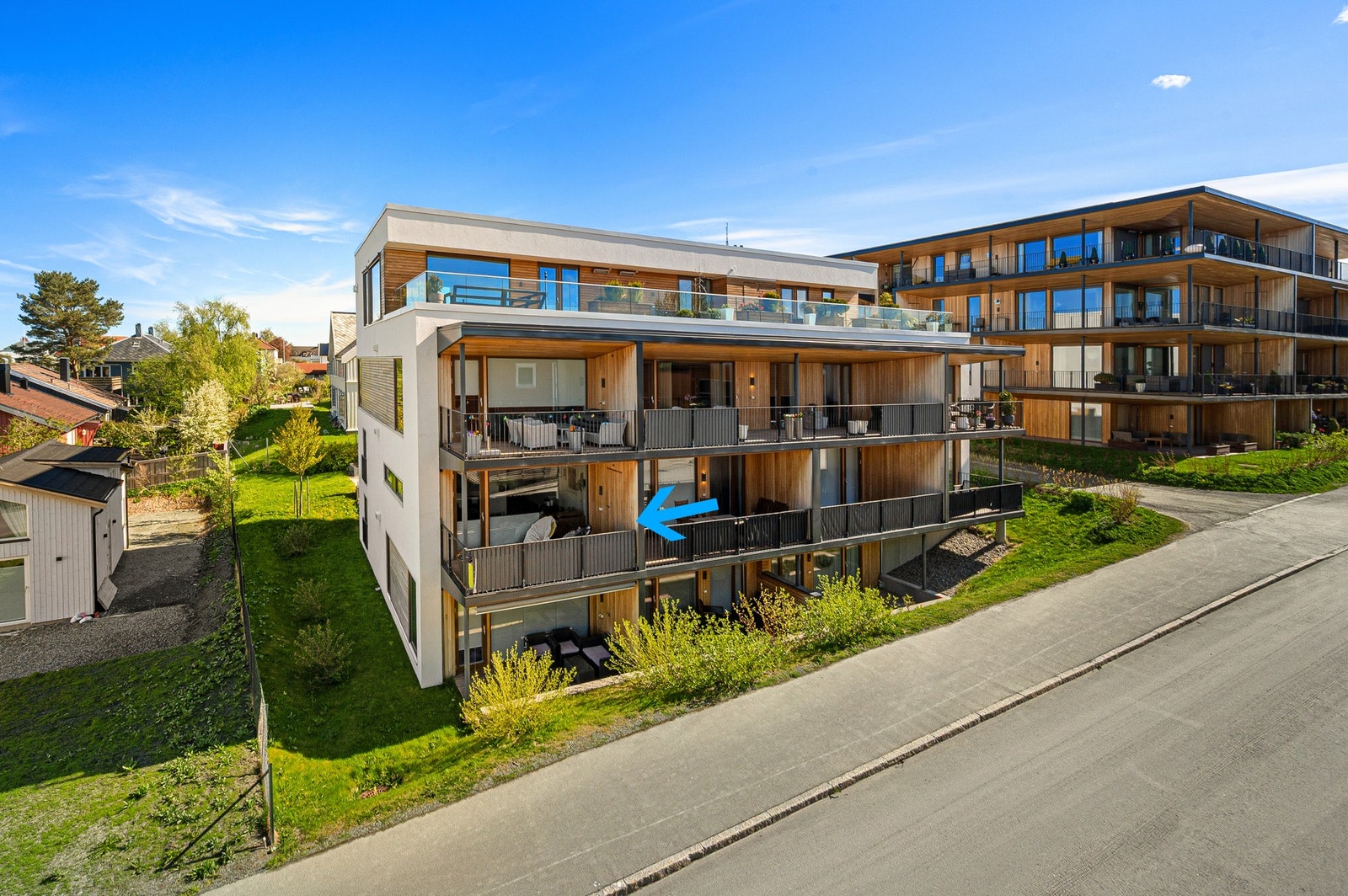 Leiligheten ligger i en høy 1.etg. Galleribilde