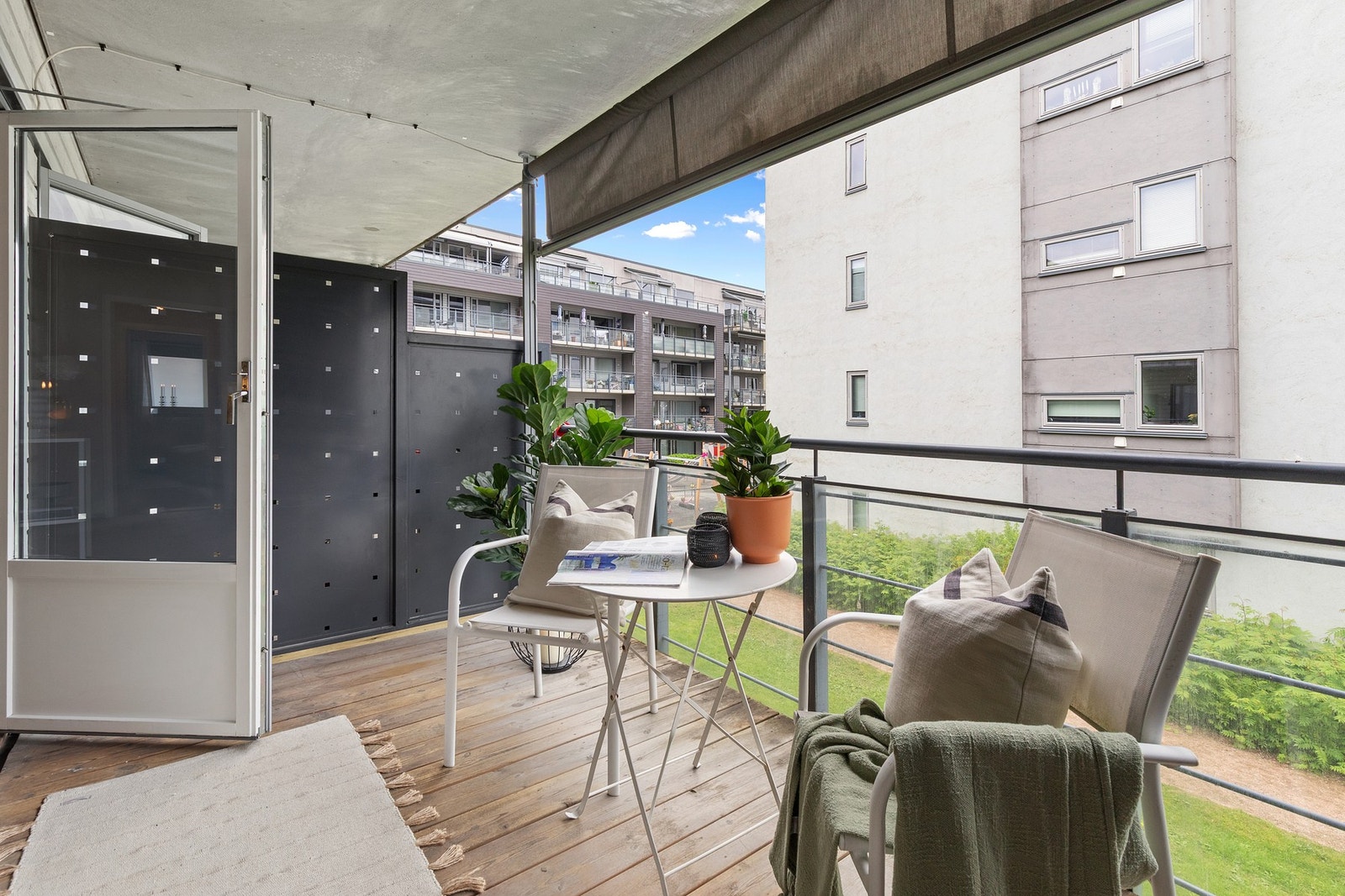 Sørvendt balkong på ca. 8m². Galleribilde