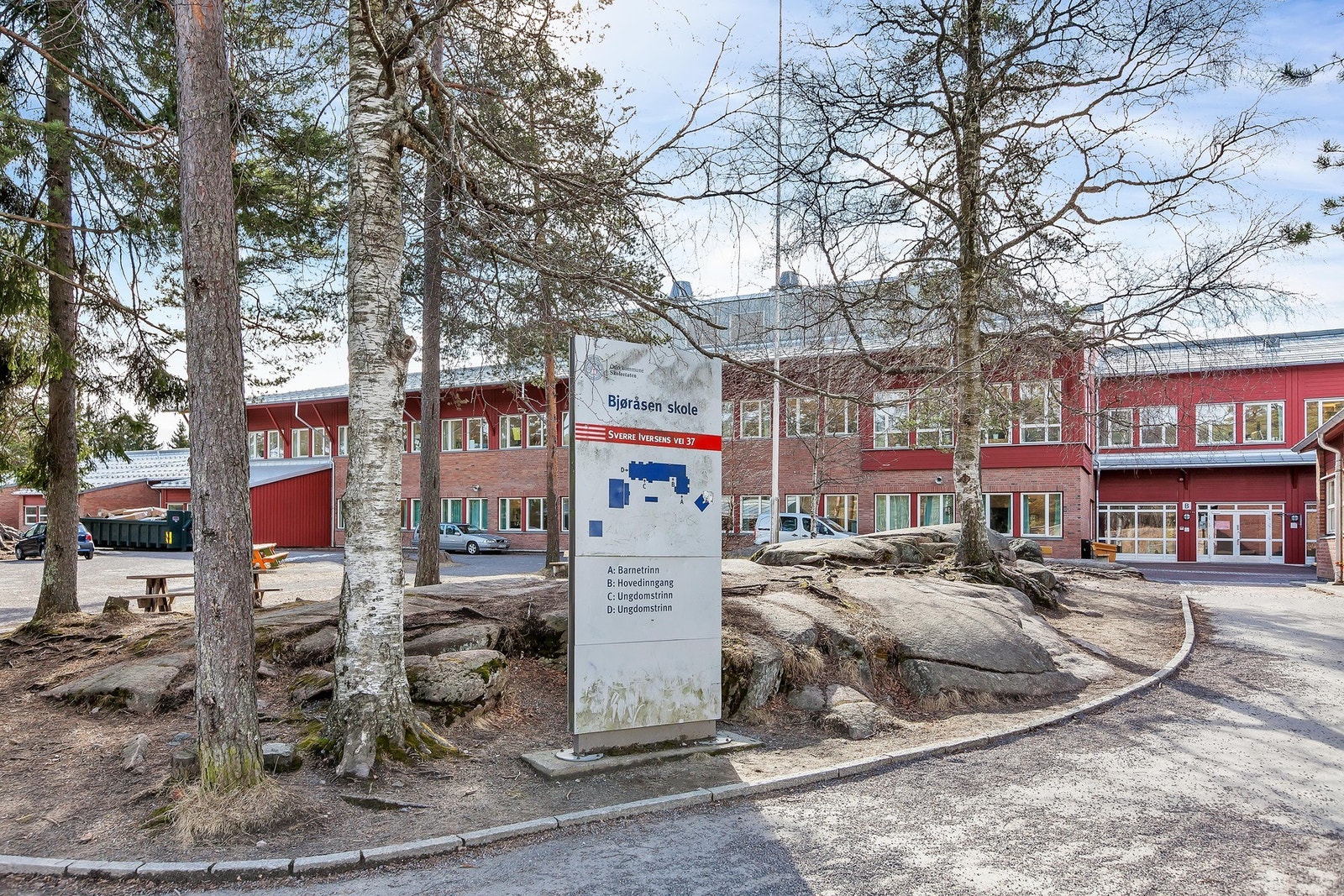 Kort vei til Bjøråsen skole for ungdomstrinnet (8.-10. klasse). Galleribilde