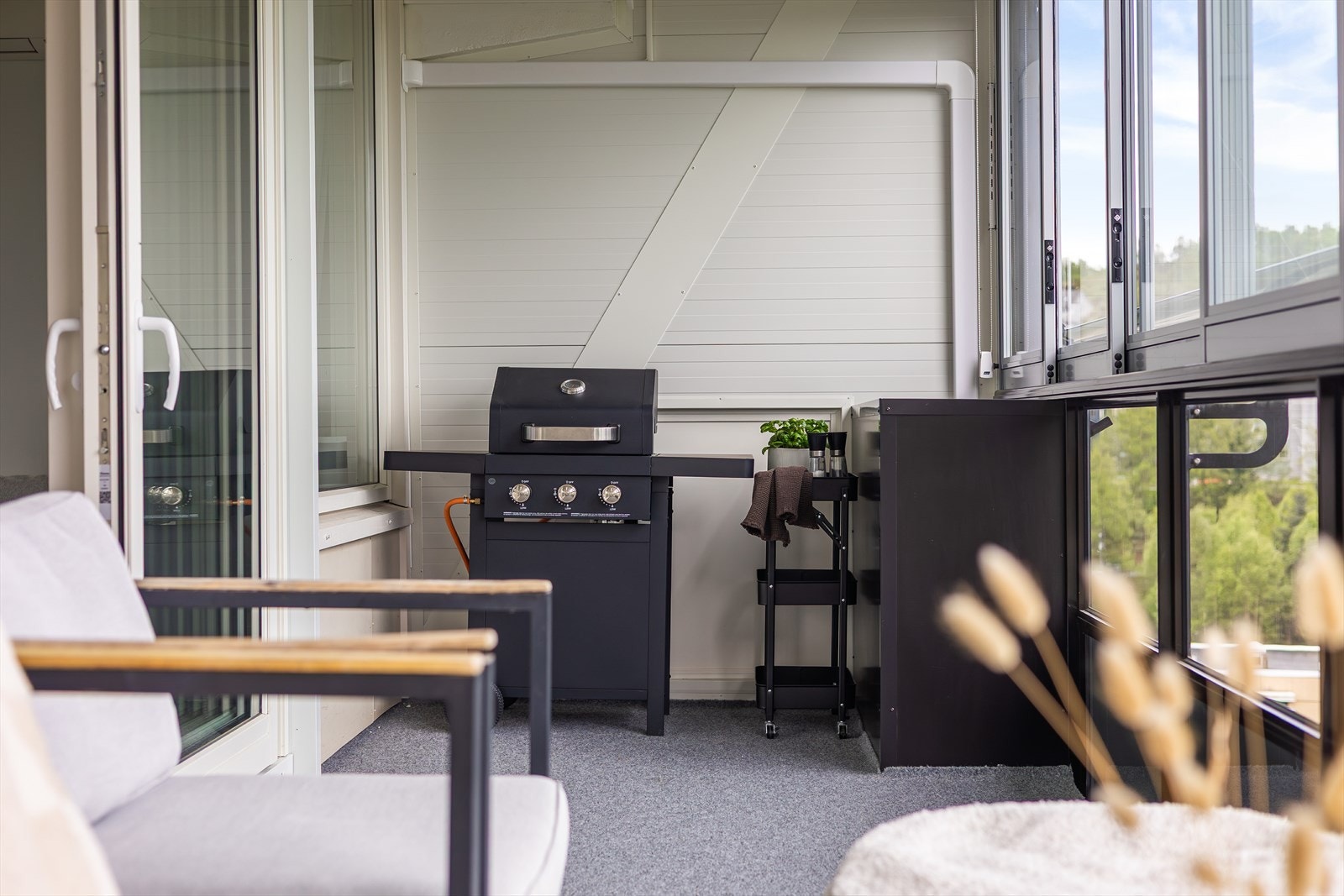 Her er det god plass til ønsket utemøblement Galleribilde
