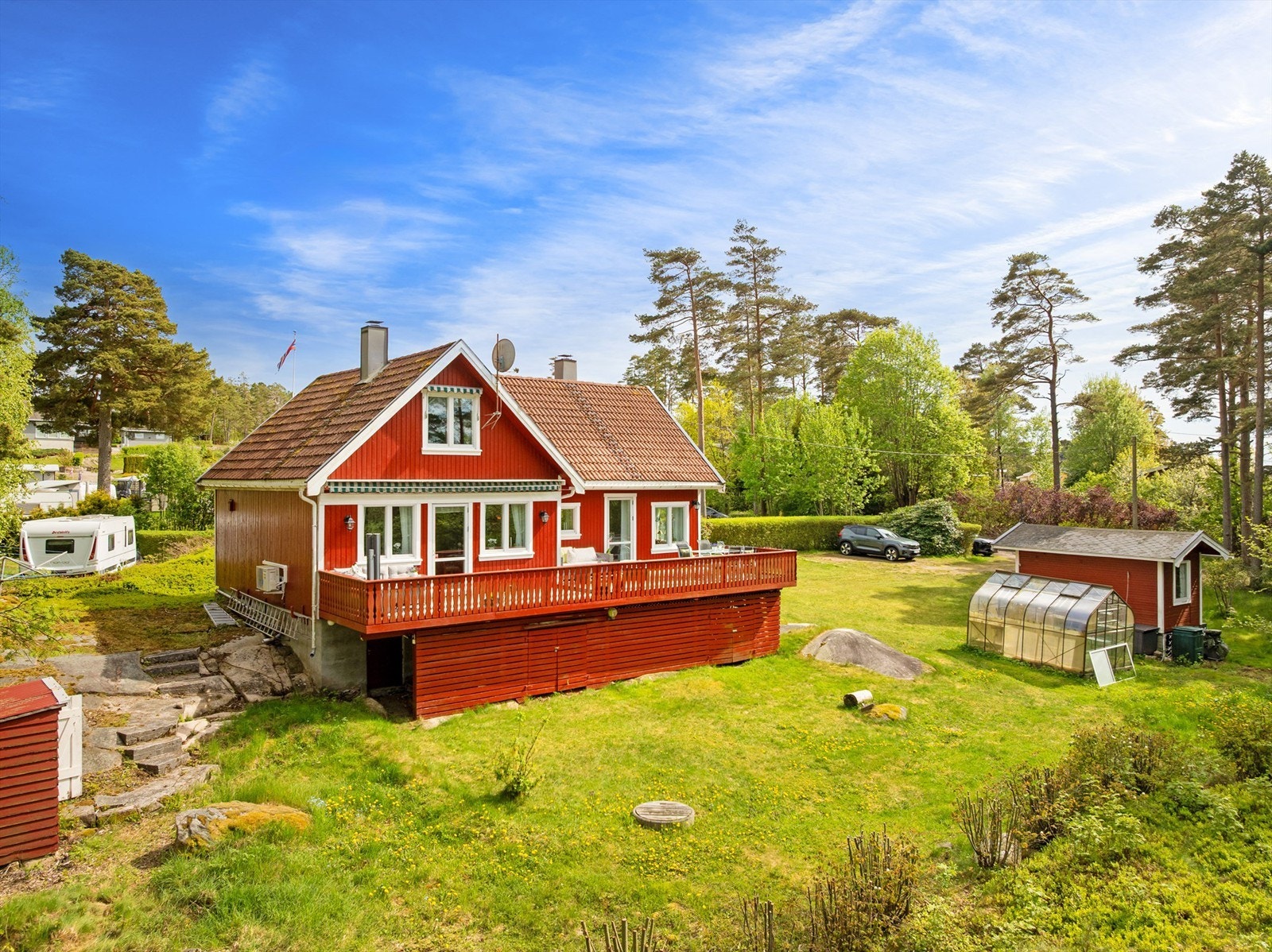 Hytta ble opprinnelig oppført i 1945, men tilbygget og betydelig modernisert i 1993. Galleribilde
