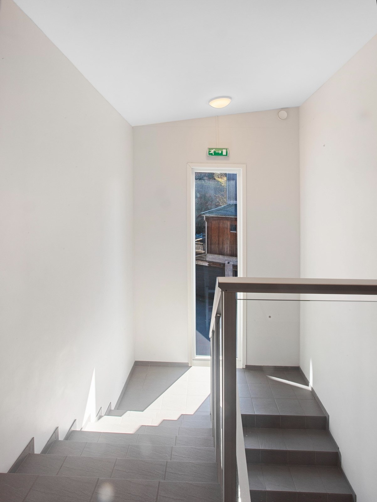 Lyse og pene fellesarealer i bygget. Galleribilde