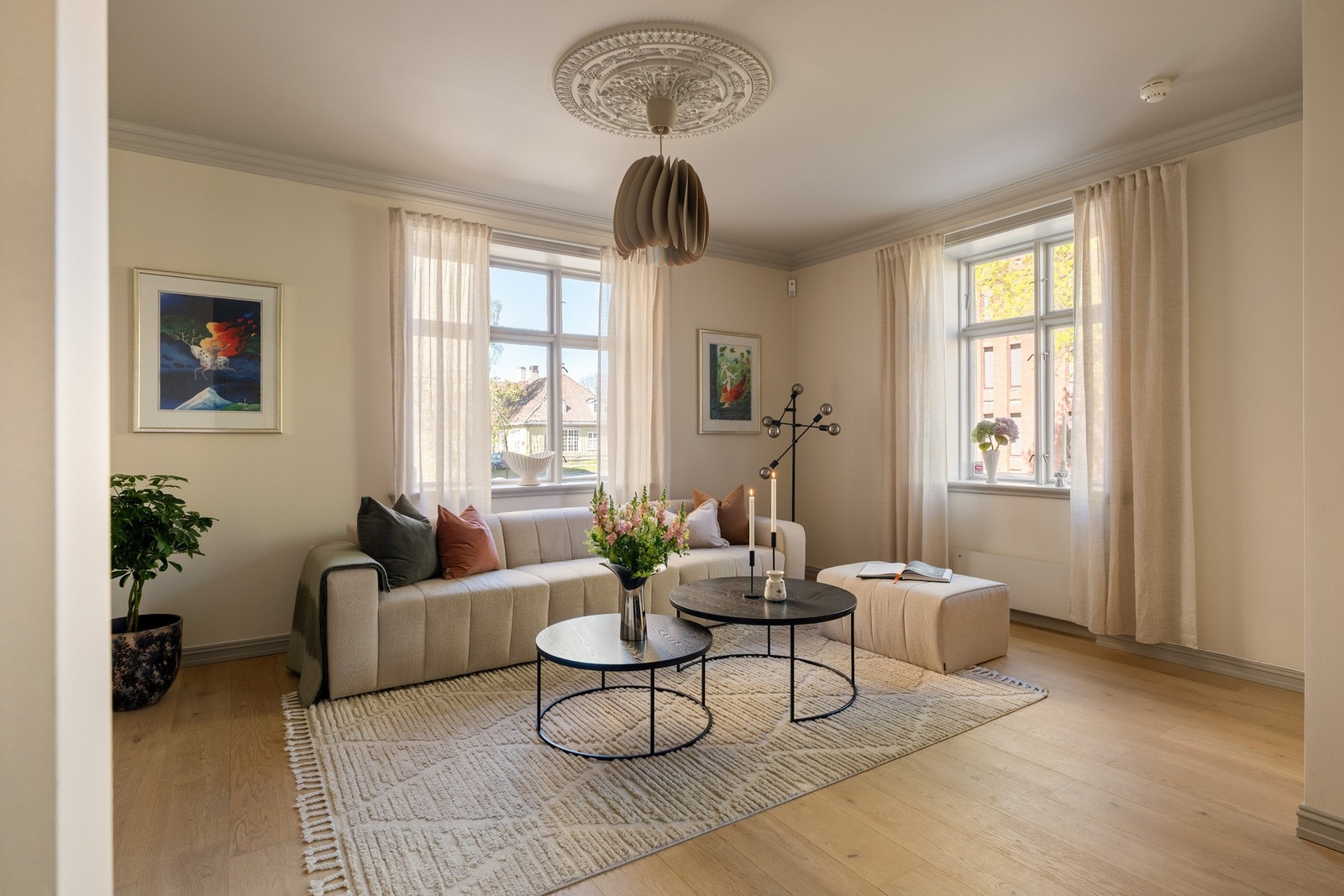 Leiligheten er betydelig oppusset, hvor alle rom er renovert med høy kvalitet. Galleribilde