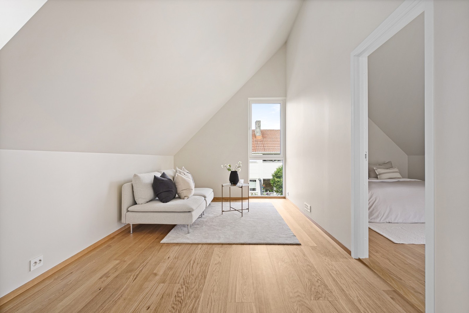 Loftstue. Galleribilde