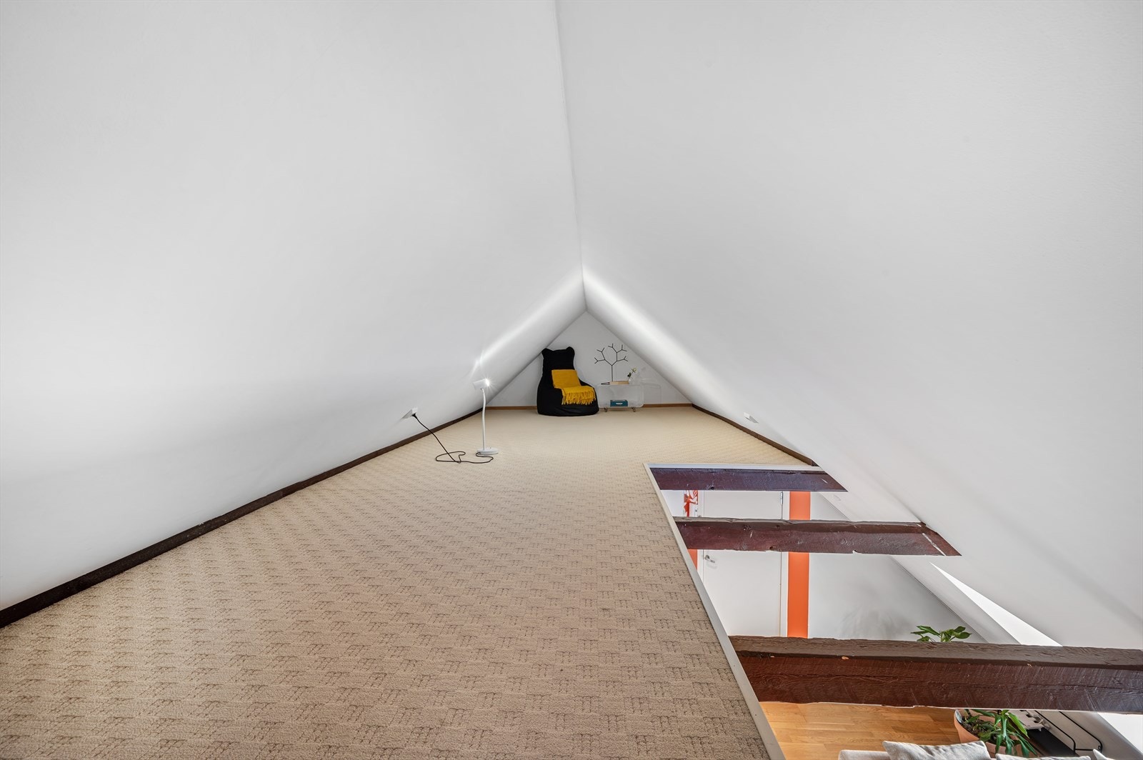 - Leiligheten har en fantastisk god planløsning i tillegg til en hems som måler 15m² - Galleribilde