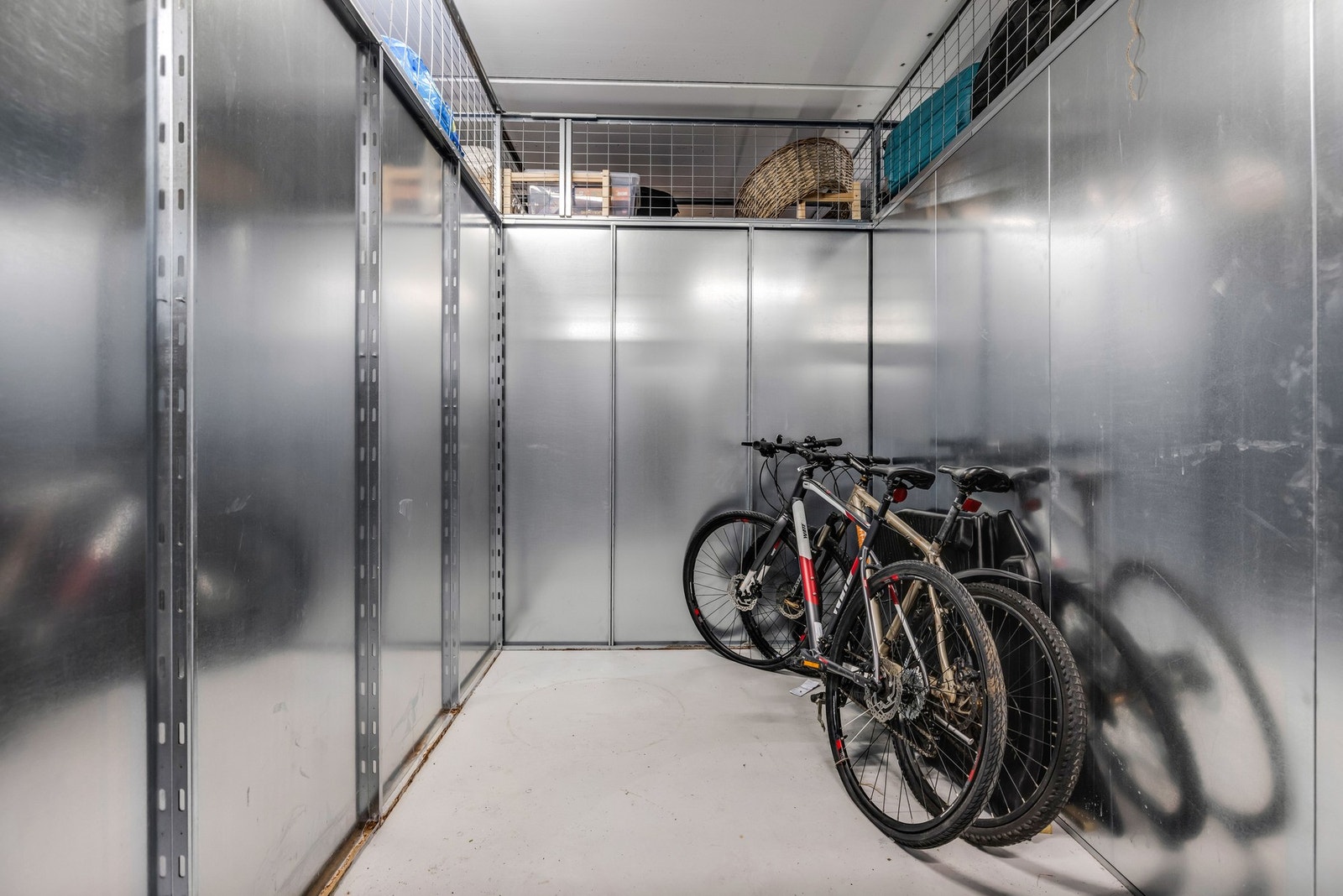 Leiligheten disponerer også egen moderne bod. Galleribilde