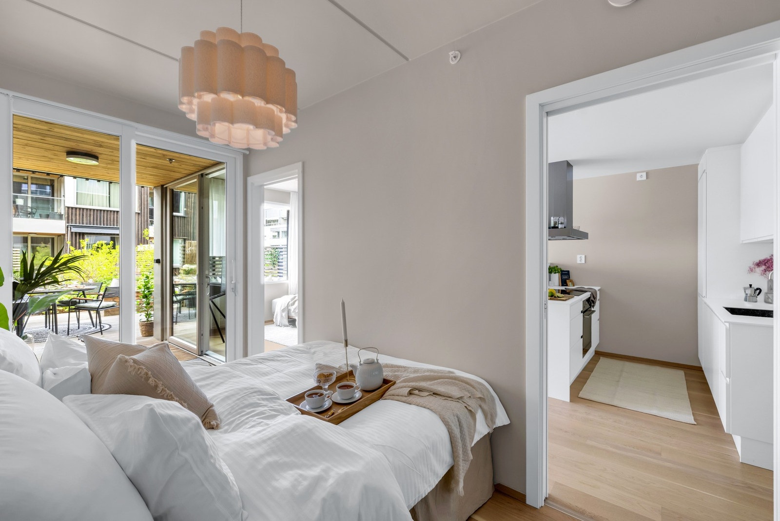 Soverom av god størrelse med inngang fra to sider. Galleribilde