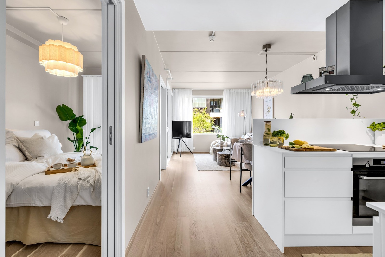 Dette er en lekker og moderne 2-roms leilighet i et bygg fra 2021. Galleribilde