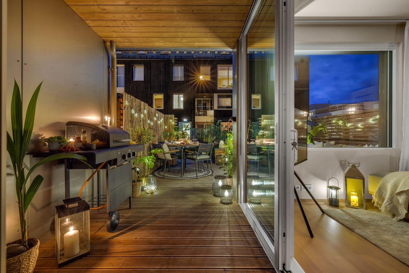 Fra stuen er det utgang til en stor privat vestvendt terrasse. Galleribilde