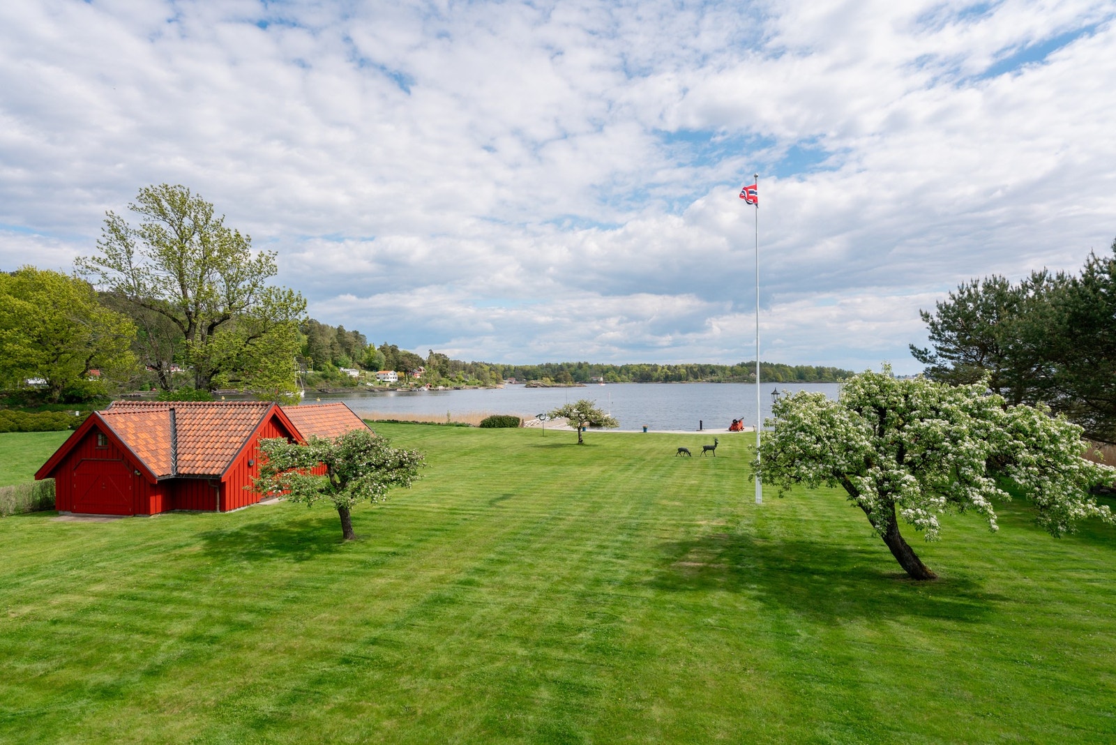 Flott hage. Galleribilde