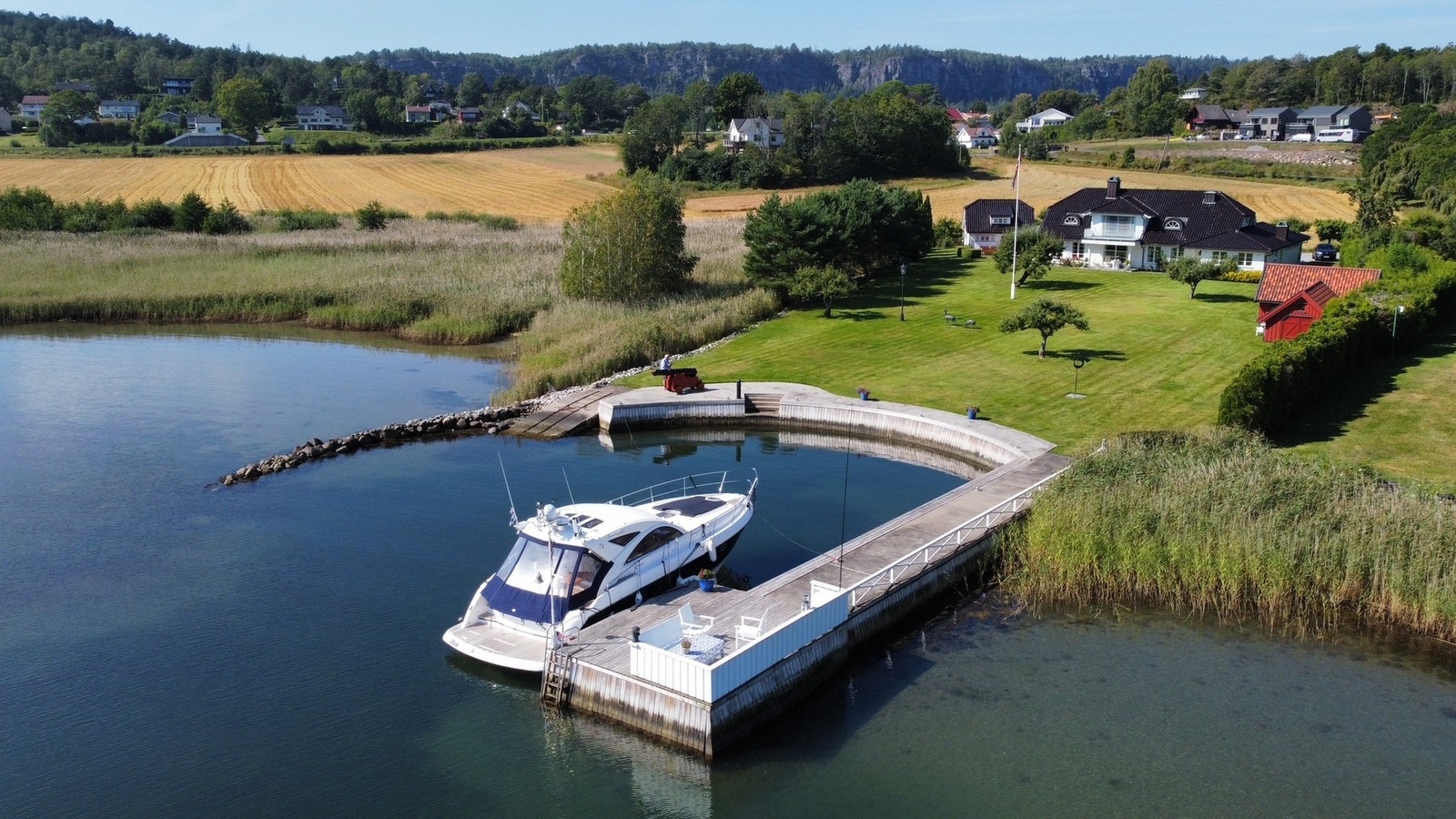 Eiendommen er på hele 3543 m². Galleribilde