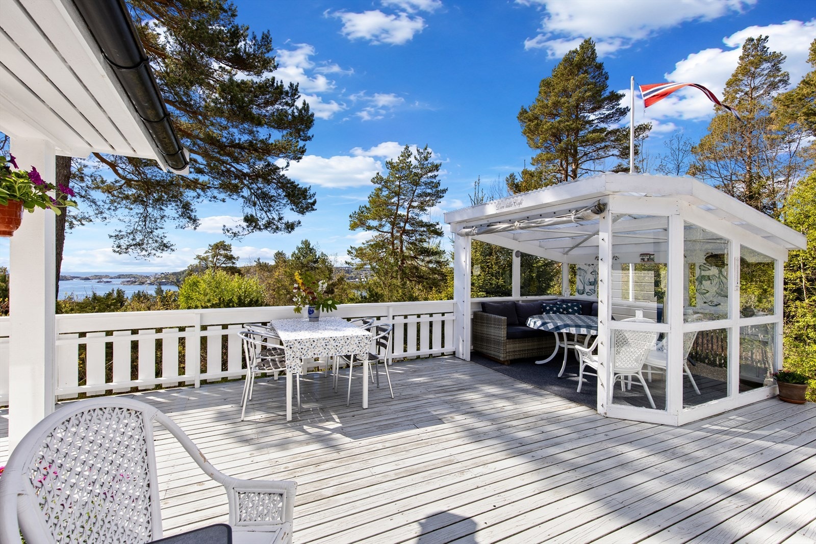 Husåsveien303-1038.jpg Galleribilde