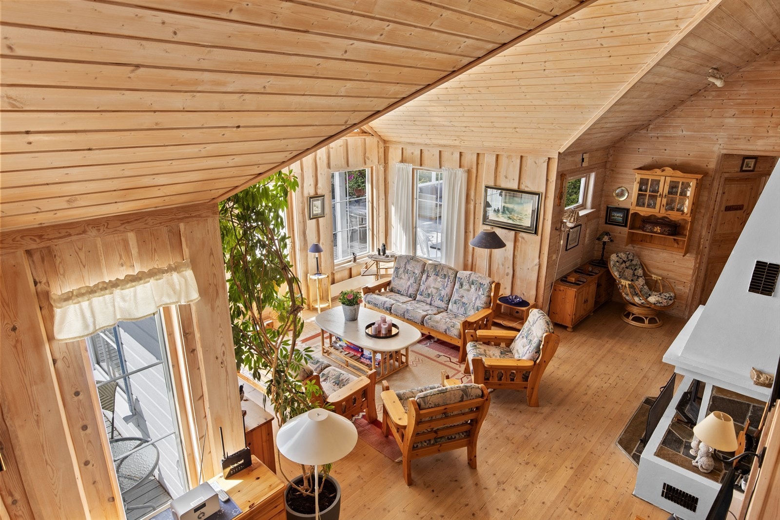 Husåsveien303-1022.jpg Galleribilde