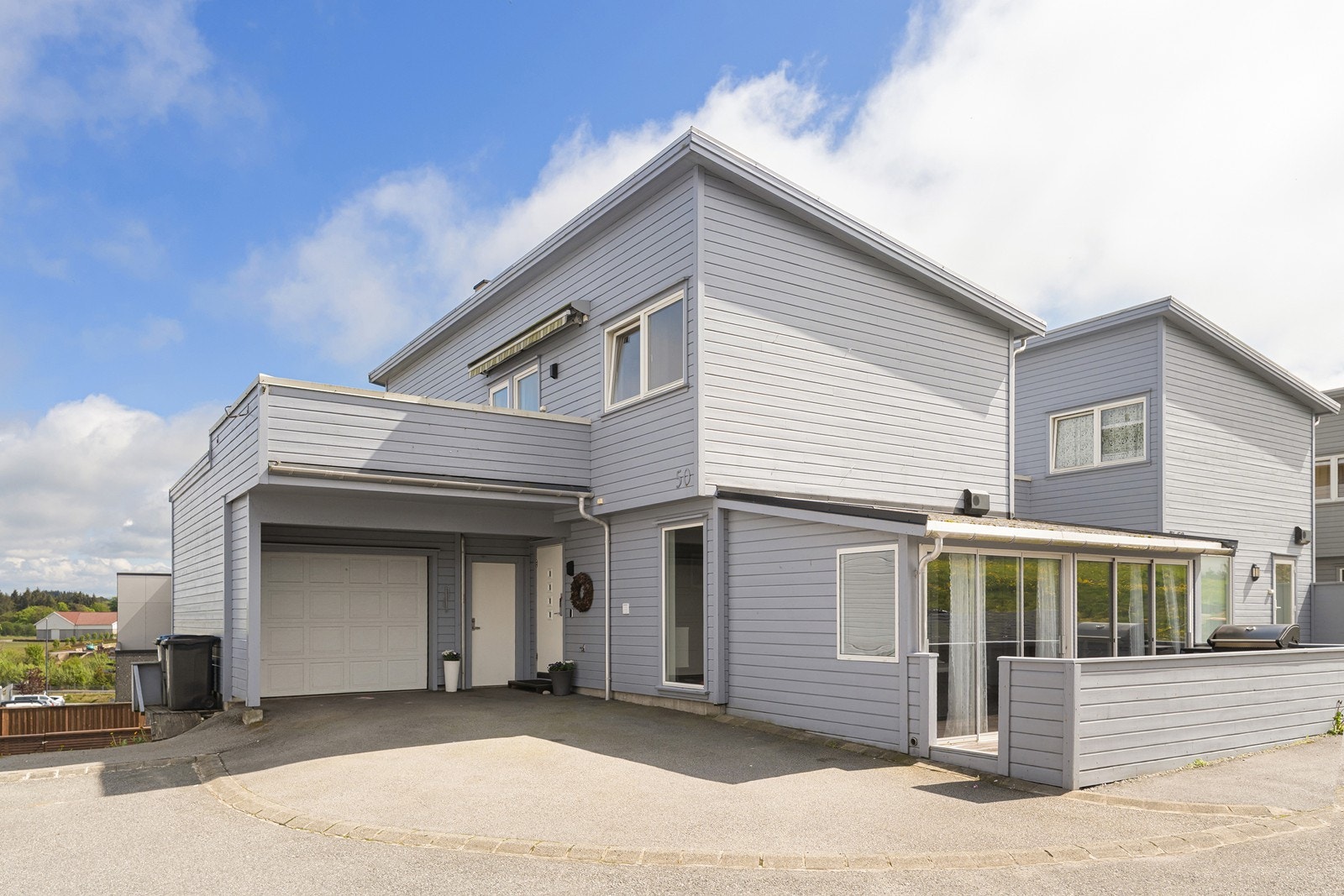 Perfekt famliebolig i attraktive Verdalen. Boligen fremstår som moderne og innflytningsklar med en god og funksjonell planløsning. Galleribilde