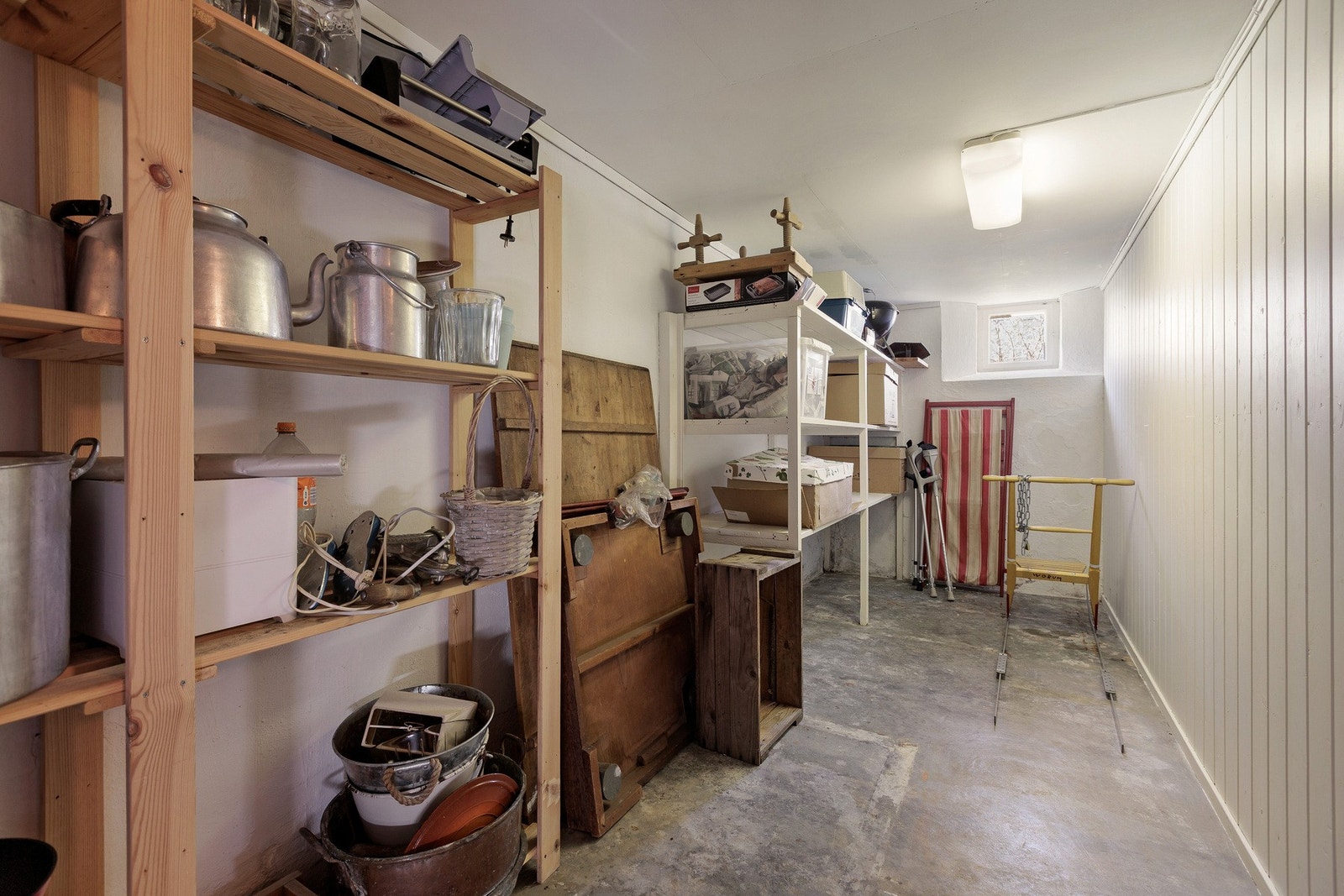 Godt med lagringsrom i kjeller Galleribilde