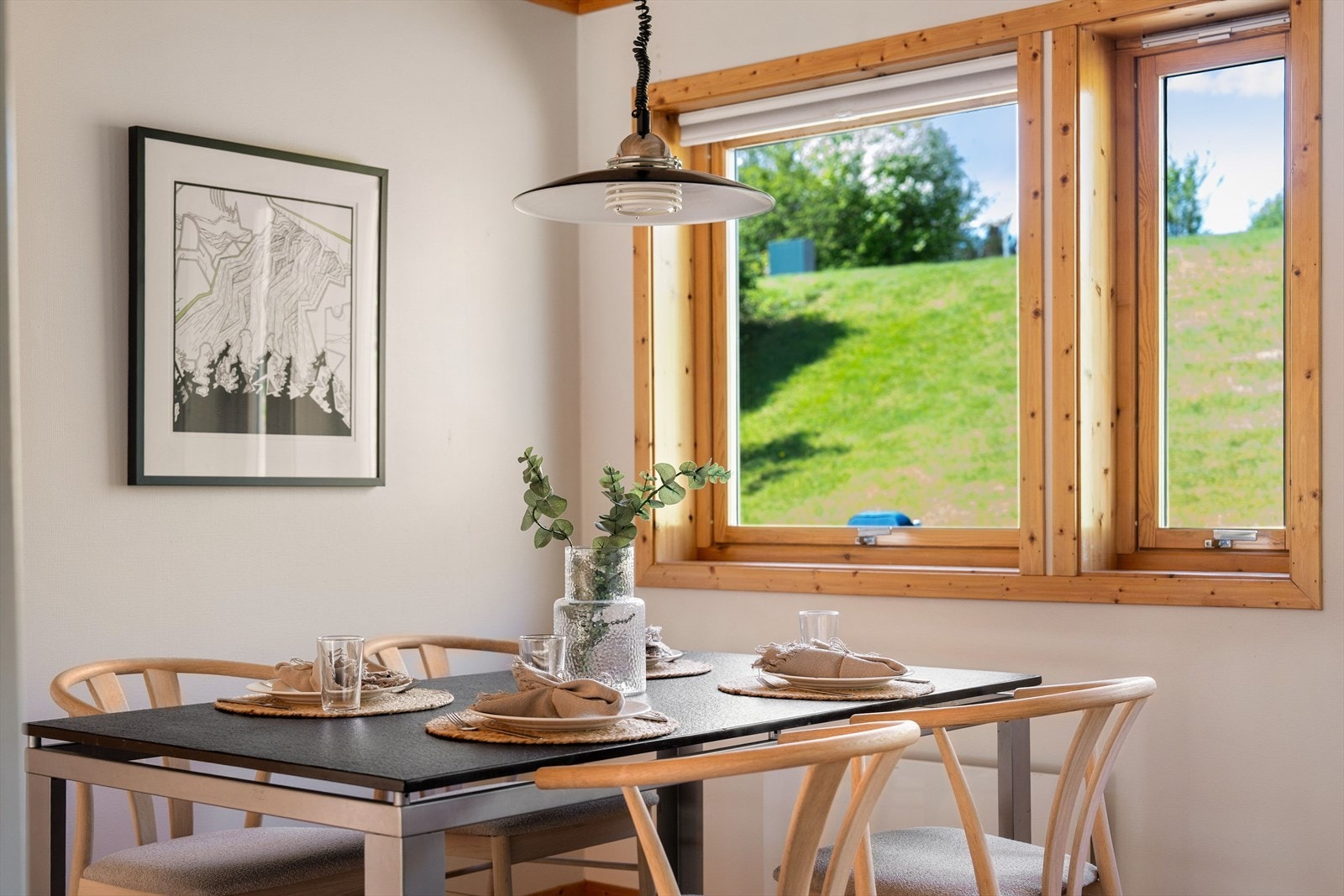 En naturlig møteplass - et sted for måltider, gode samtaler og hyggelige stunder. Galleribilde