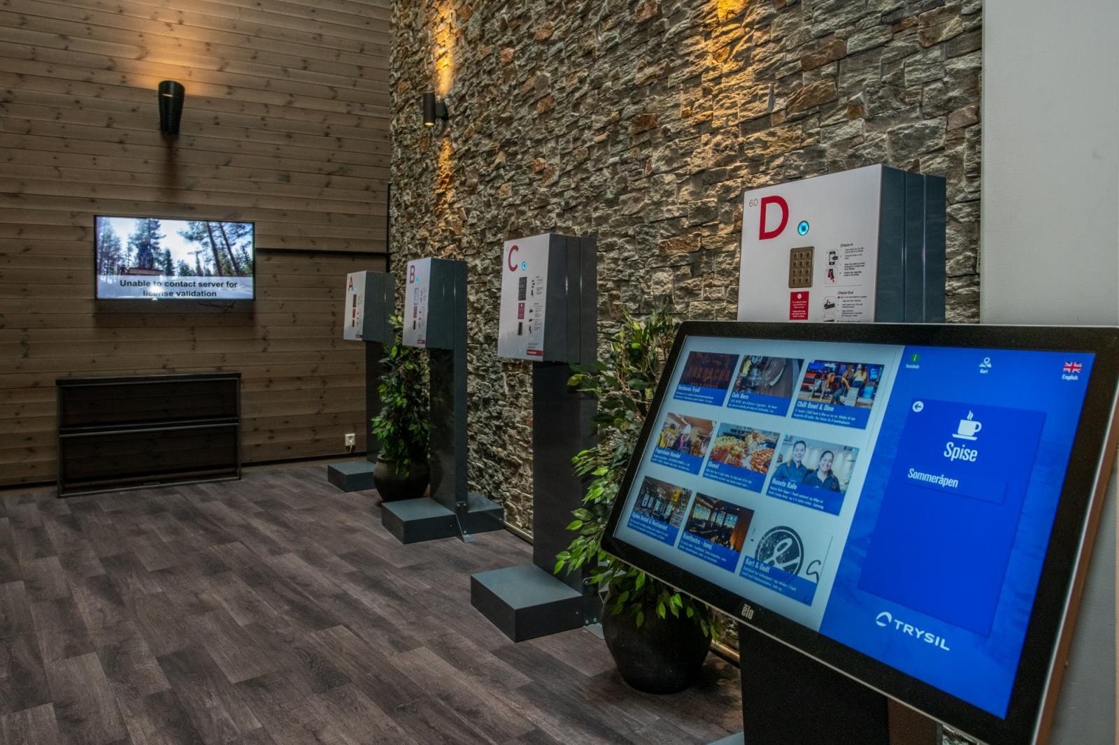 Informasjonsskjerm og automater for skikort Galleribilde