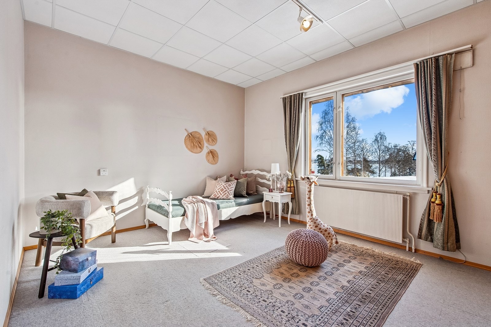 Boligen har totalt 5 soverom, hvorav 2 er i 1.etg. Galleribilde
