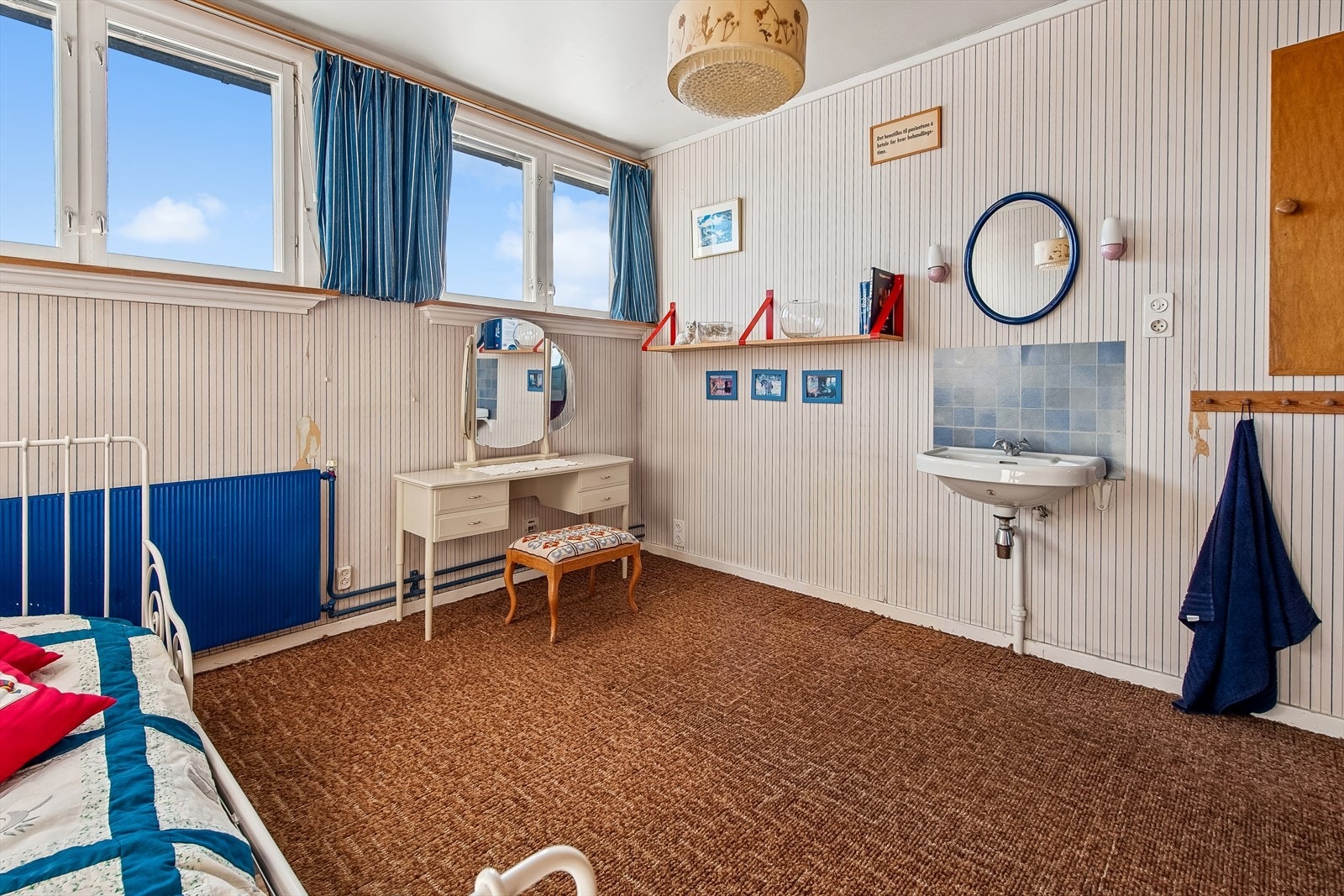 Rommet er også utstyrt med egen servant. Galleribilde