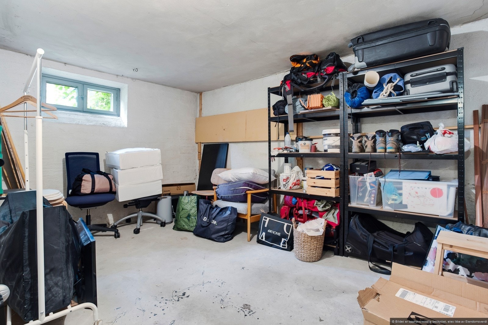 Leiligheten disponerer en stor kjellerbod på 12 kvm, i tillegg til to kott inne i leiligheten på tilsammen 2 kvm. Galleribilde