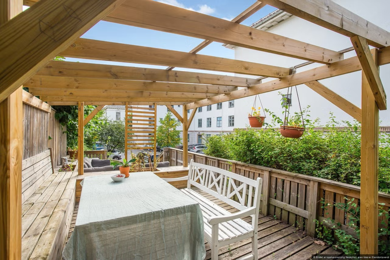 Hyggelig, felles terrasse Galleribilde