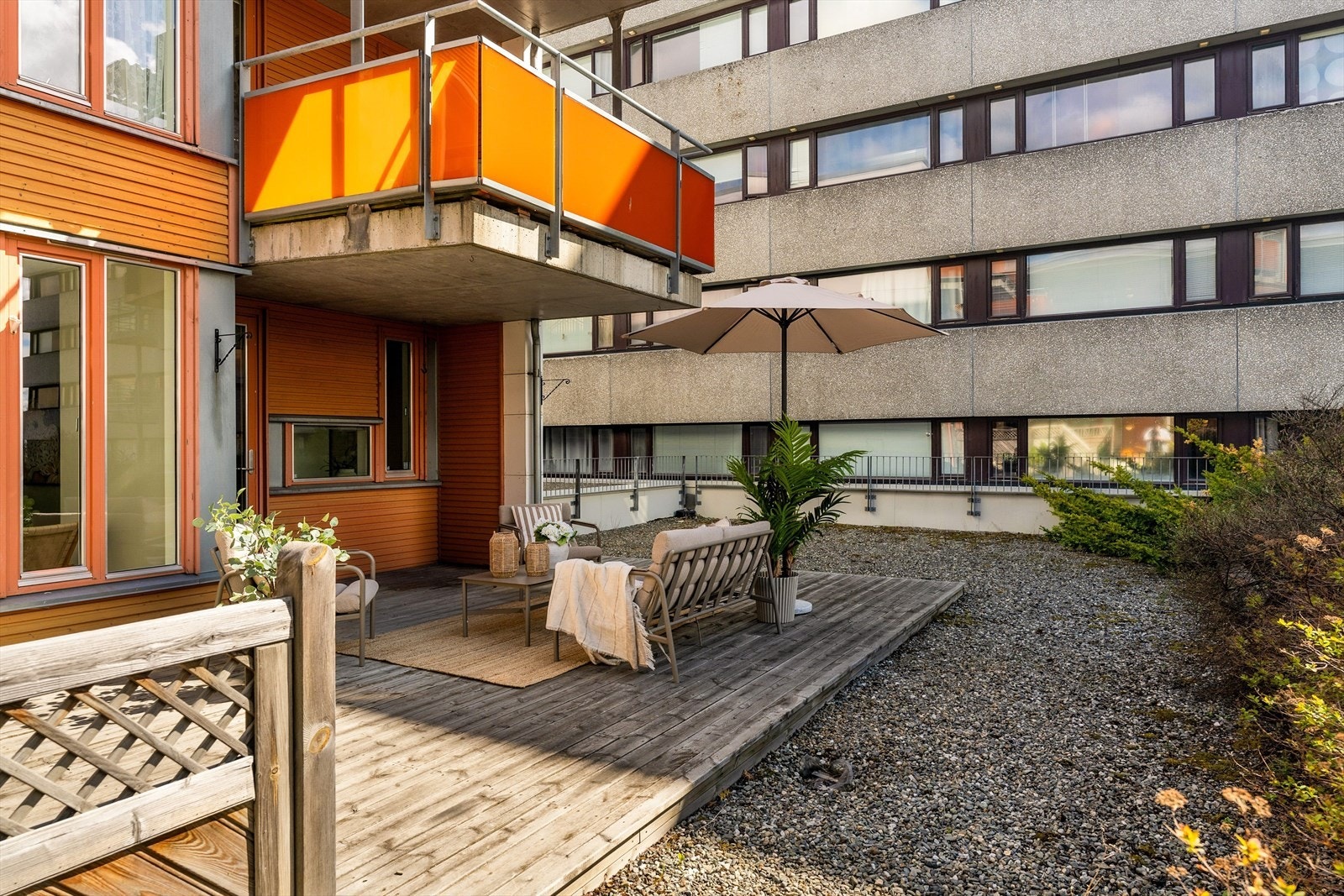 En hyggelig og romslig plass hvor man kan invitere venner og familie til koselige samtaler. Galleribilde