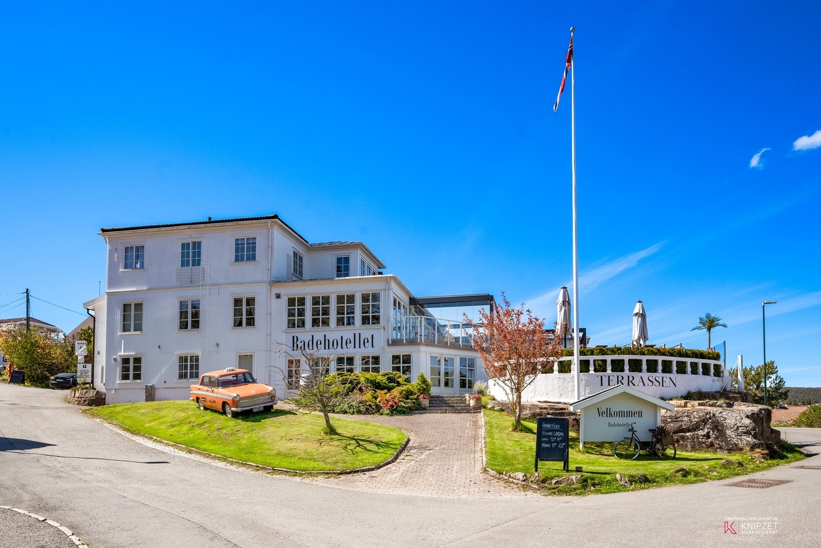 Det historiske Holmsbu Badehotell ligger en kort kjøretur unna. Galleribilde