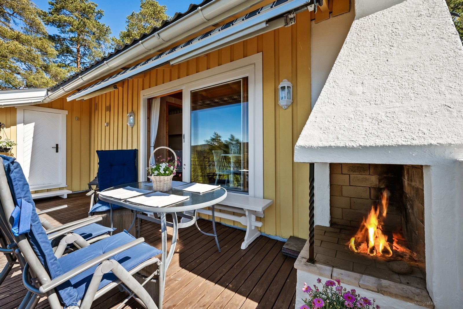Utepeisen forlenger sesongen og skaper en hyggelig stemning på kveldene. Galleribilde