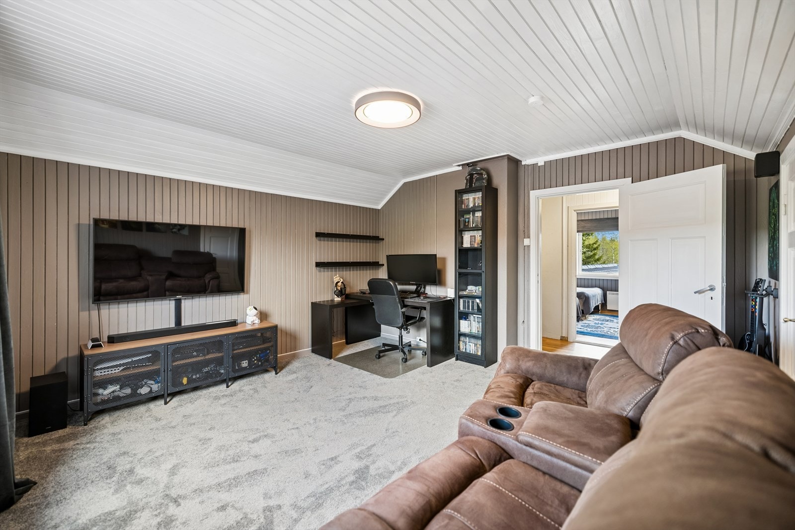 Koselig loftsstue/alternativt soverom med mange bruksmuligheter! Galleribilde