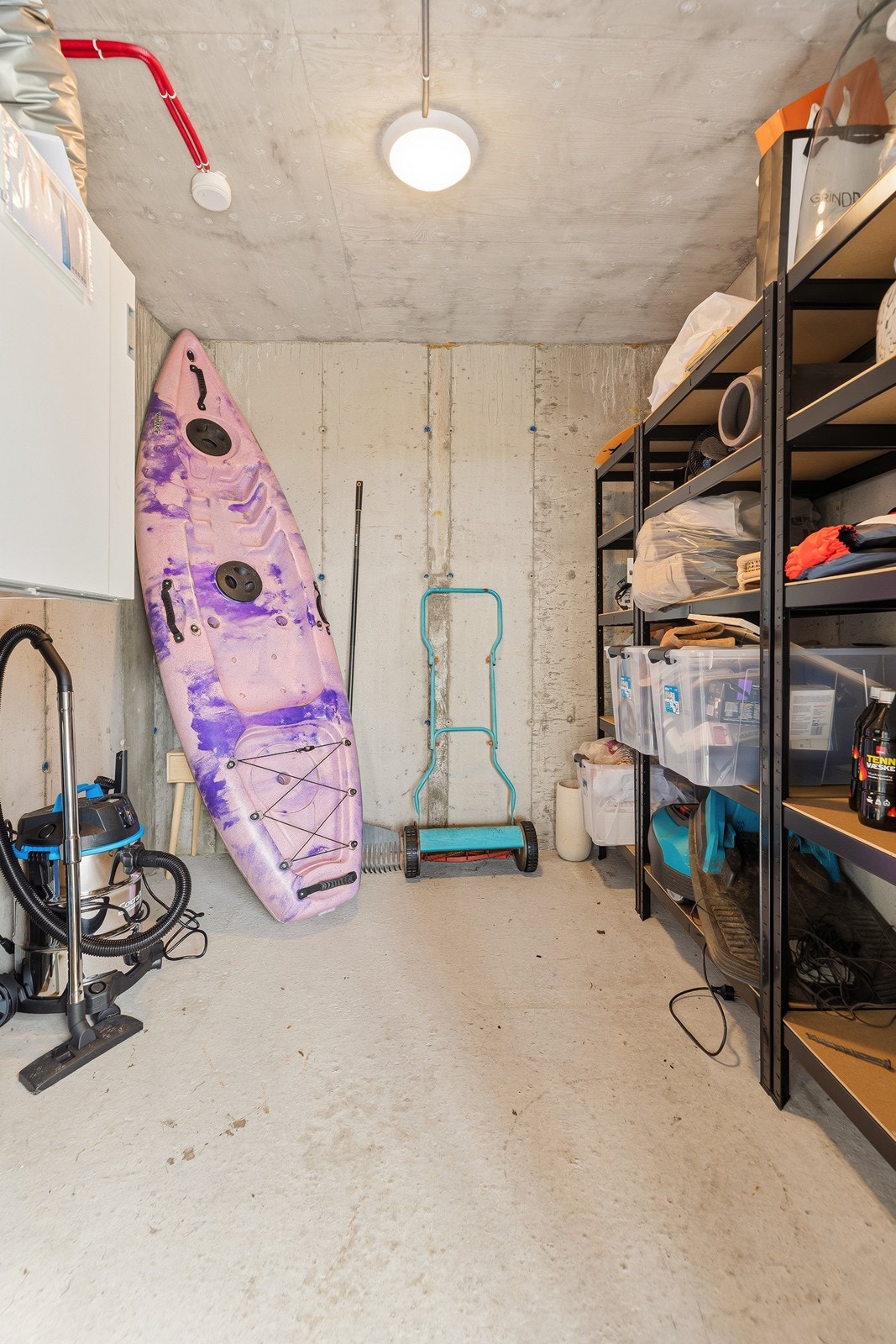 Romslig utvendig sportsbod Galleribilde