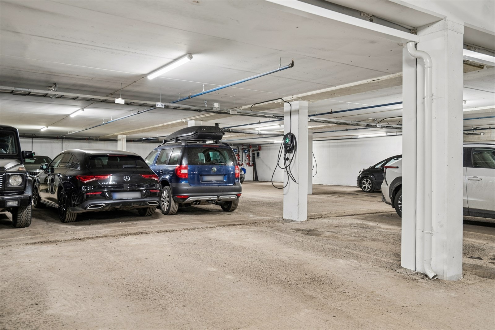 Det medfølger én fast parkeringsplass i felles garasjeanlegg. Galleribilde