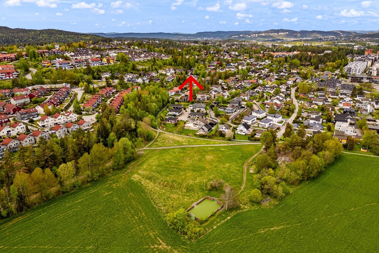 Ca. 2 minutter gåtur finner du inngangen til Østmarka med lysløypenett og turstier. Galleribilde