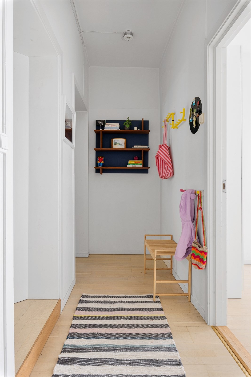 Her ligger alt til rette for en behagelig hverdag i en bolig hvor det er enkelt å senke skuldrene, og nyte både hjemmelivet og byens mangfoldige gleder! Galleribilde