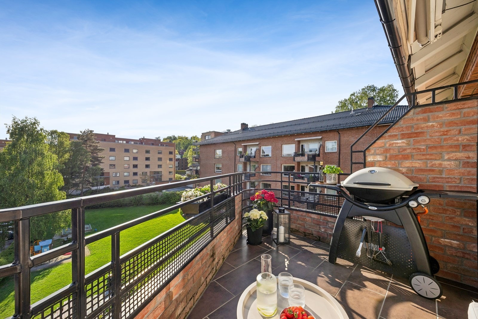Velkommen til Hoff terrasse 13 presentert av DNB Eiendom v/Anette Langaas! Galleribilde