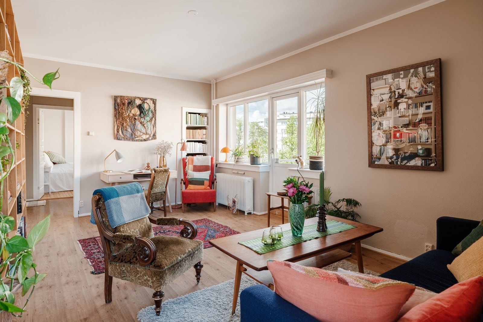Her har du store vindusflater og godt med lysinnslipp! Galleribilde