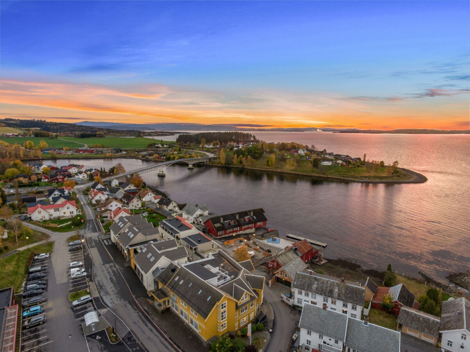 Kort veg til aller fasiliteter Straumen har å by på. Galleribilde