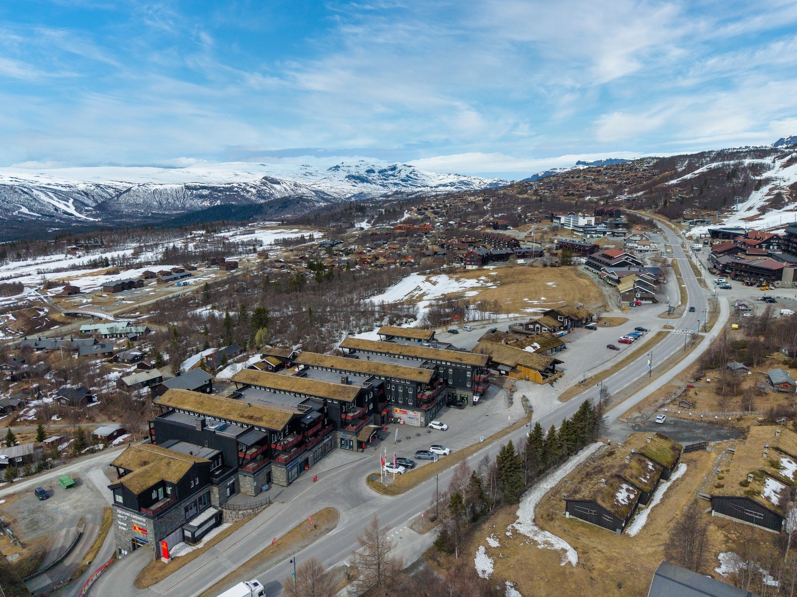 I tillegg ligger leiligheten ca. 5 minutter i gangavstand til sentrum med alpinbakker og et rikt utvalg av gode fasiliteter. Galleribilde
