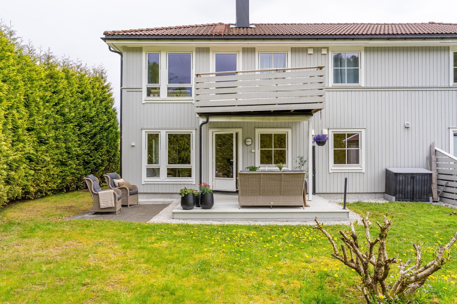 Leilighetens terrasse måles til 14 kvm. og har god plass til en koselig sittegruppe. Galleribilde